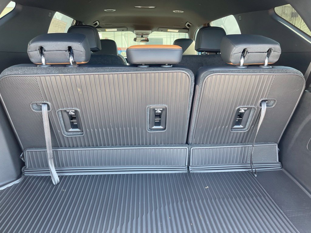 New 2027 Chevrolet Traverse Z71 w/ LPO, Floor Liner Package AWD/4WD image 20
