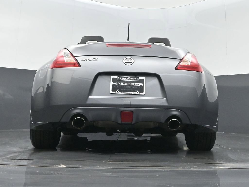 Used 2016 Nissan 370Z Roadster image 20