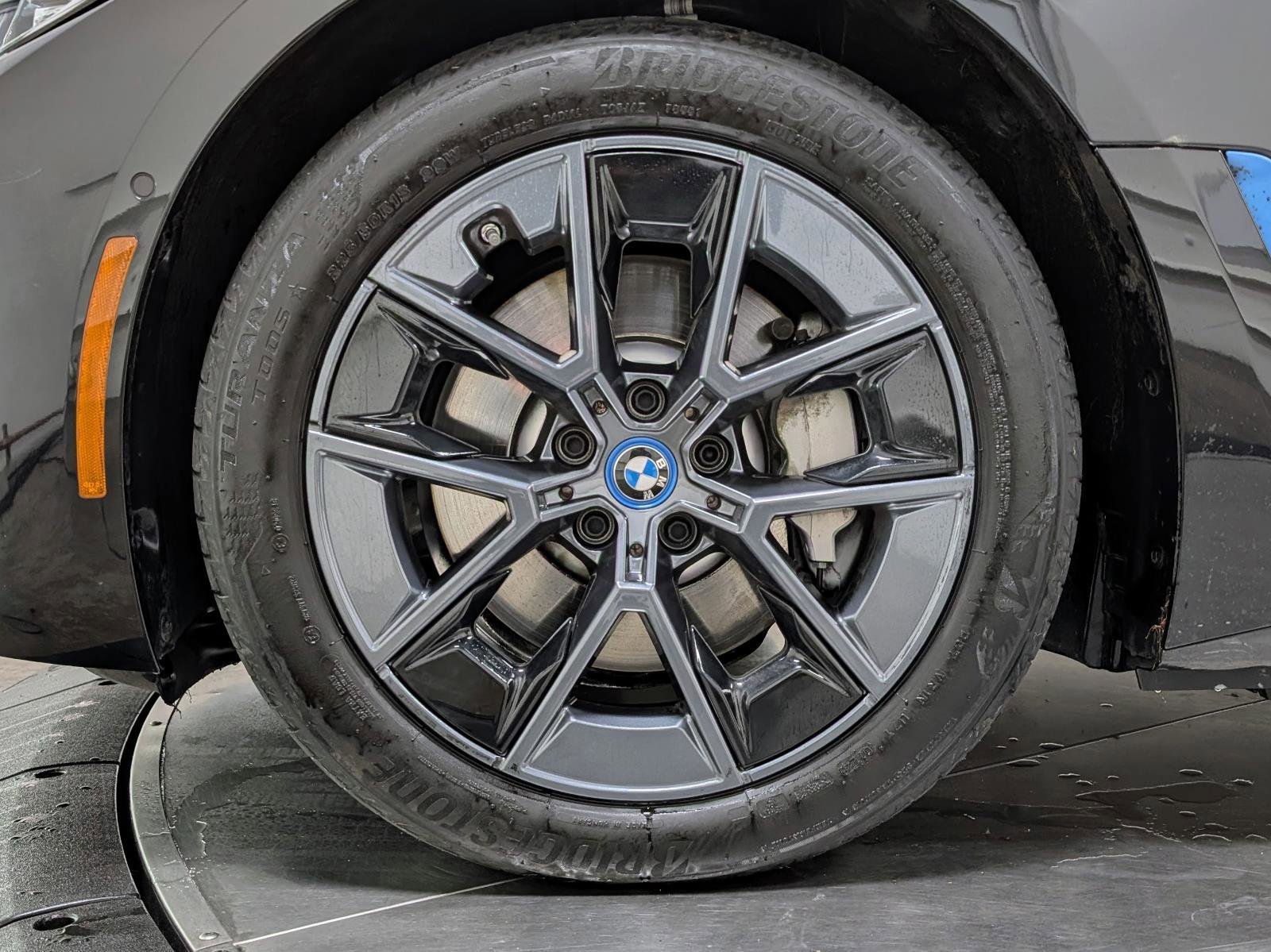 Used 2024 BMW i4 eDrive40 image 12