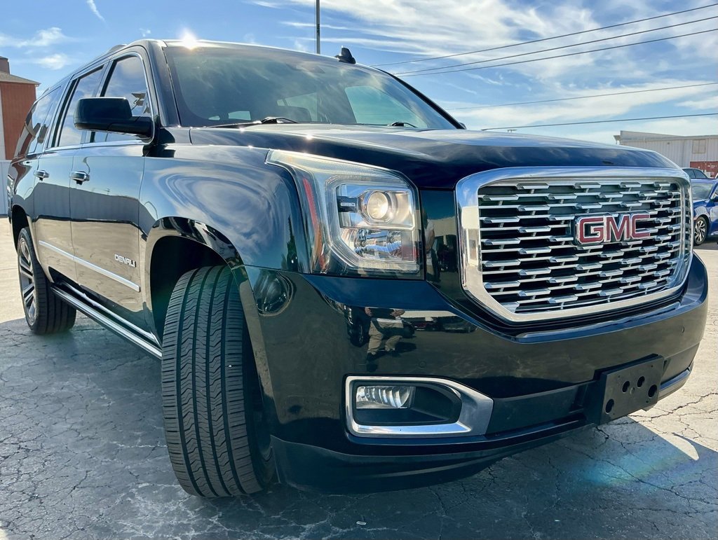 Used 2019 GMC Yukon XL Denali w/ Denali Ultimate Package image 2