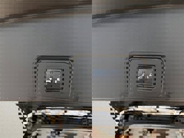 Used 2023 Nissan Rogue SL w/ SL Premium Package image 10