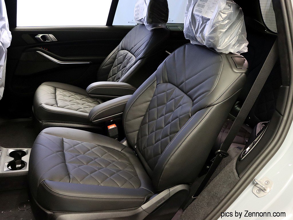 Used 2026 BMW X7 xDrive40i w/ Executive Package image 12