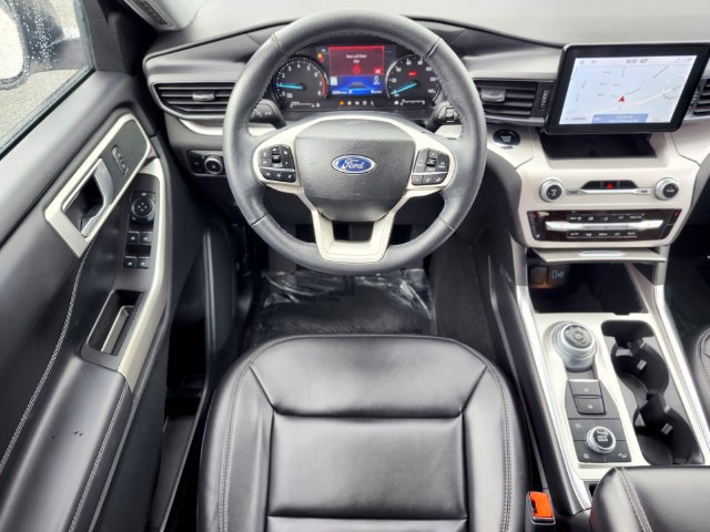 Certified 2023 Ford Explorer XLT w/ Equipment Group 202A AWD/4WD image 13