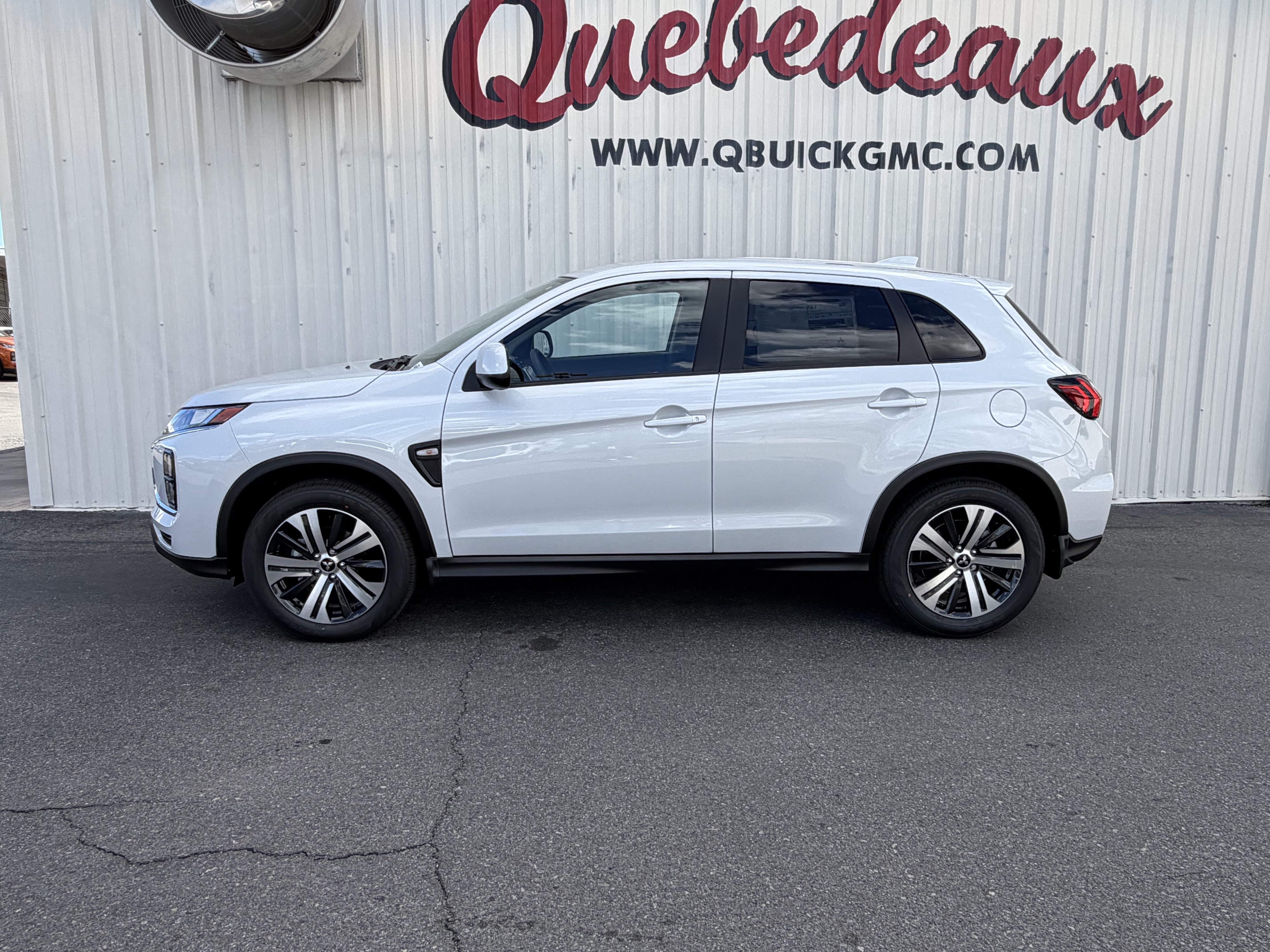 New 2027 Mitsubishi Outlander Sport ES FWD image 8