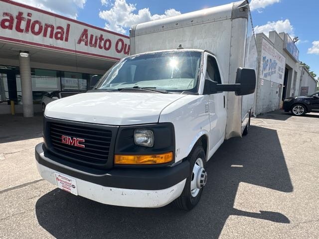 Used 2016 GMC Savana 3500 Extended RWD image 2