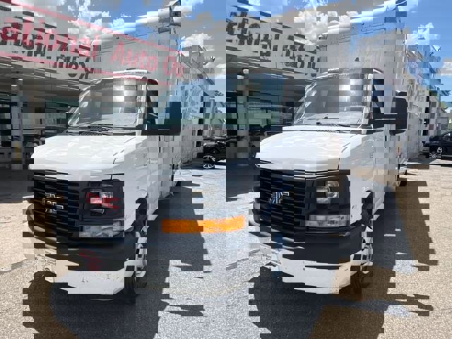 Used 2016 GMC Savana 3500 Extended image 2