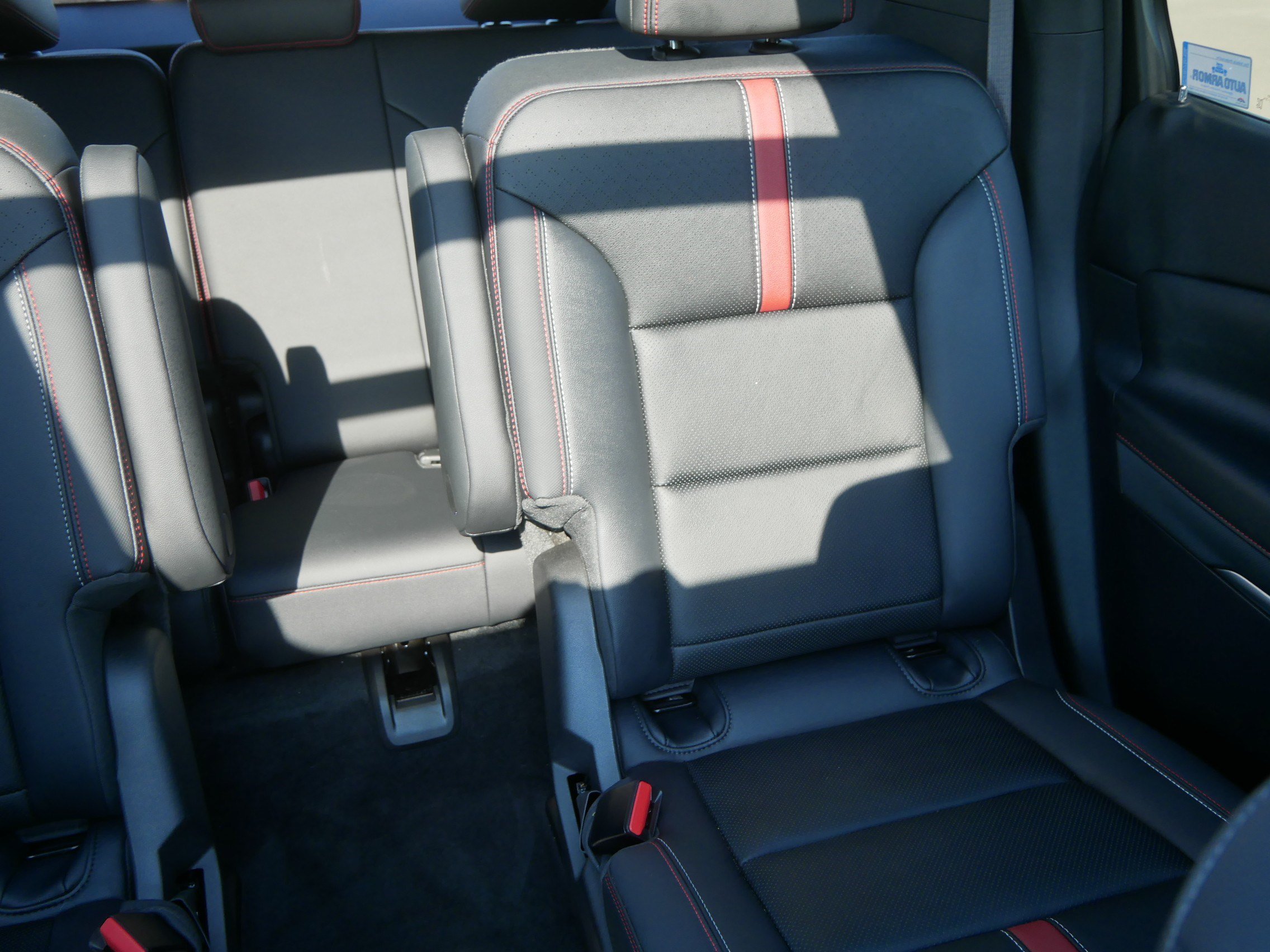 Used 2024 Chevrolet Traverse RS FWD image 14