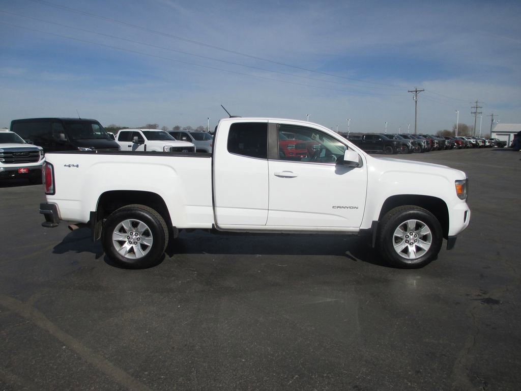 Used 2017 GMC Canyon SLE w/ SLE Convenience Package image 4