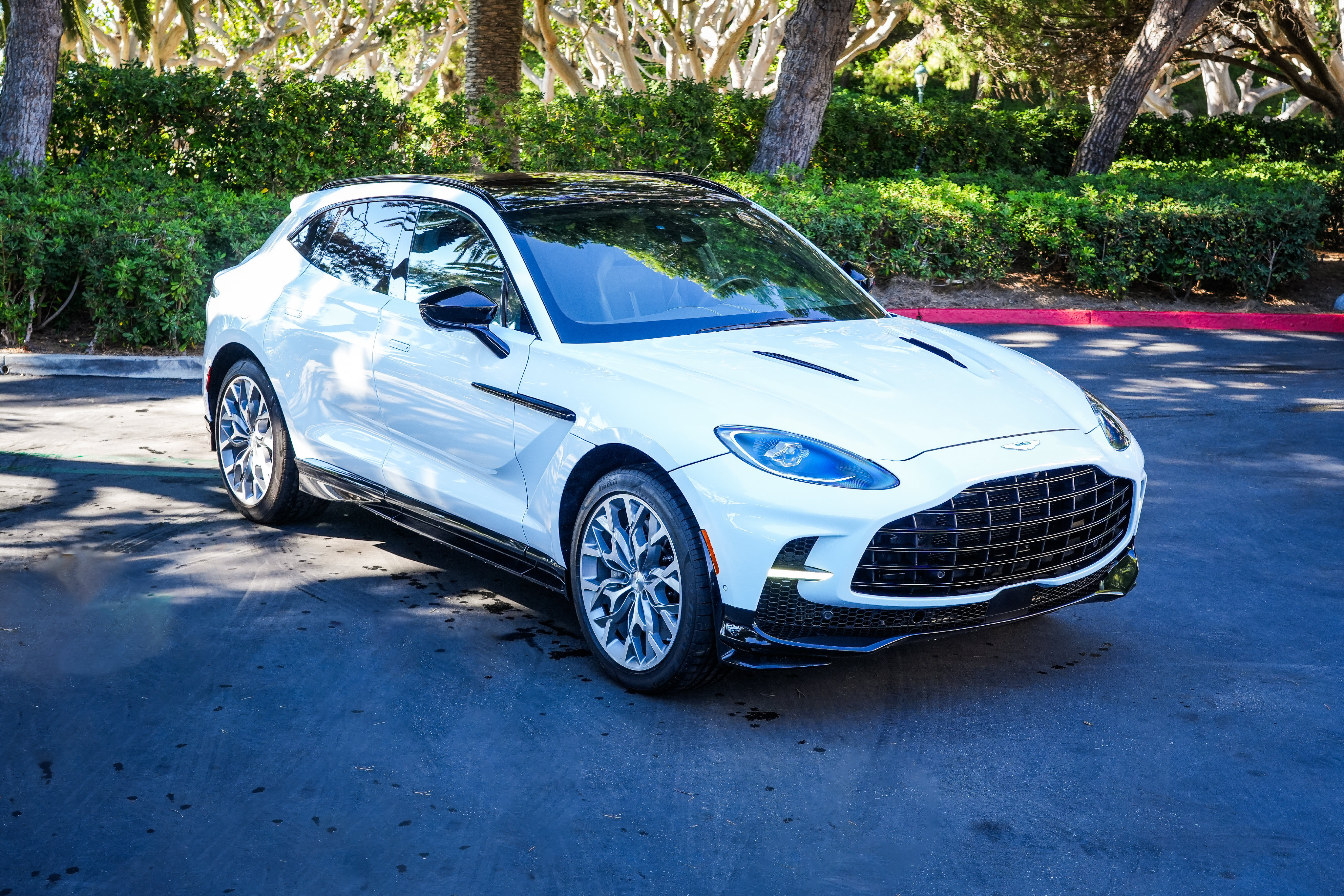 Used 2023 Aston Martin DBX 707 AWD/4WD image 1