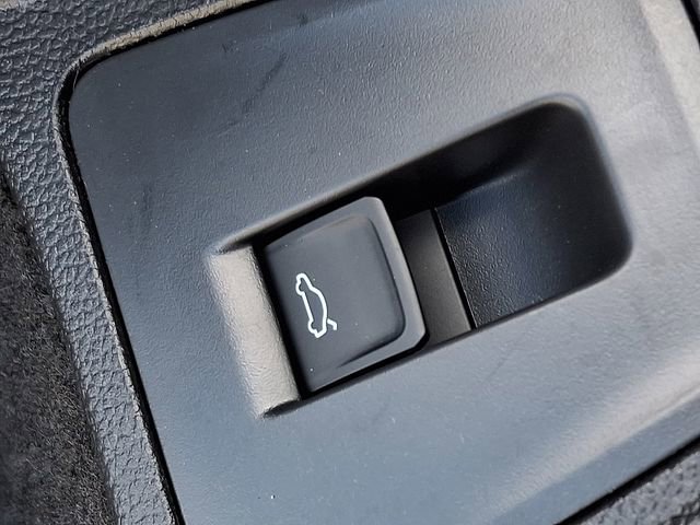 Certified 2023 Volkswagen Tiguan SEL R-Line image 25