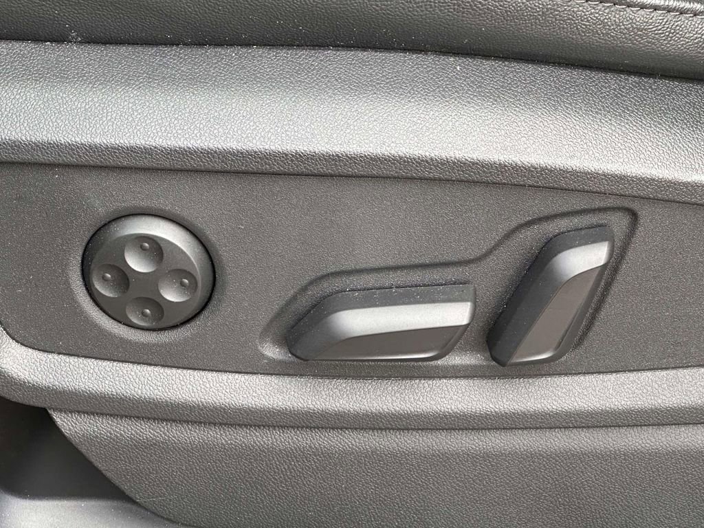 Used 2023 Audi Q5 2.0T Premium w/ Convenience Package image 14