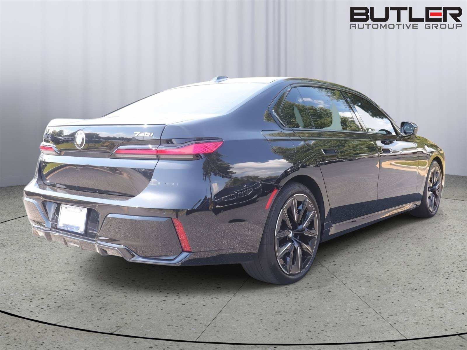 Used 2023 BMW 740i RWD image 6