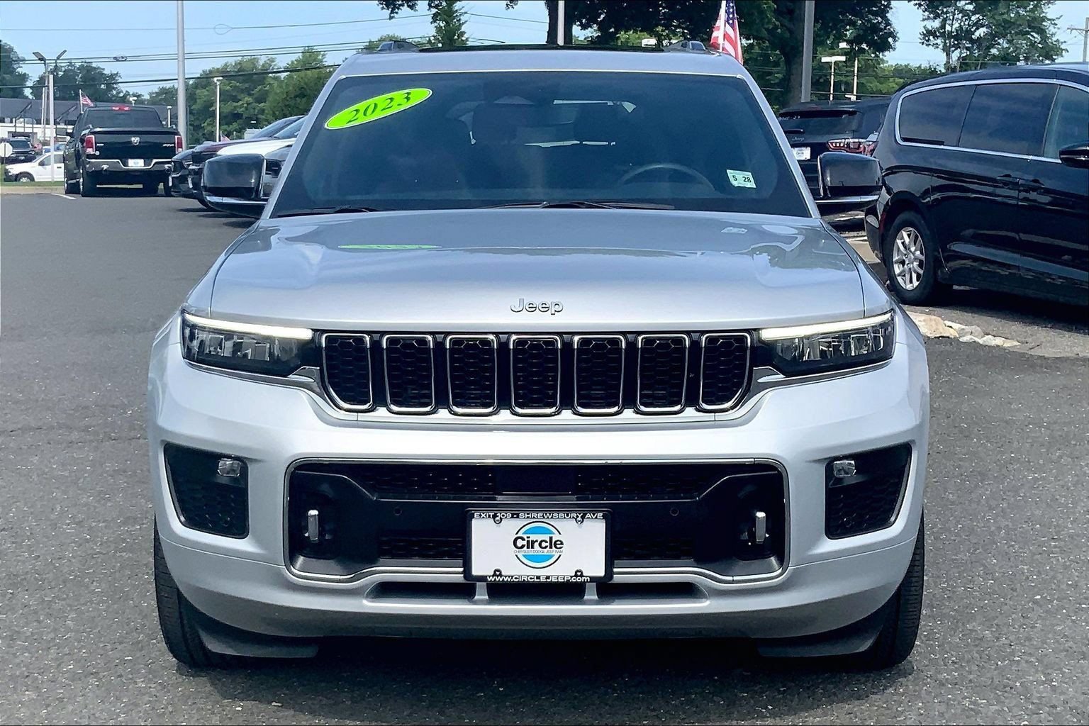 Certified 2023 Jeep Grand Cherokee L Overland AWD/4WD image 3