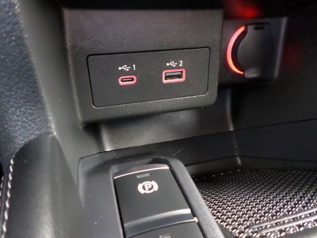 Used 2021 Nissan Kicks SR image 12