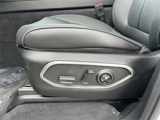 New 2026 Jeep Grand Wagoneer 4WD w/ Premium Group I image 13