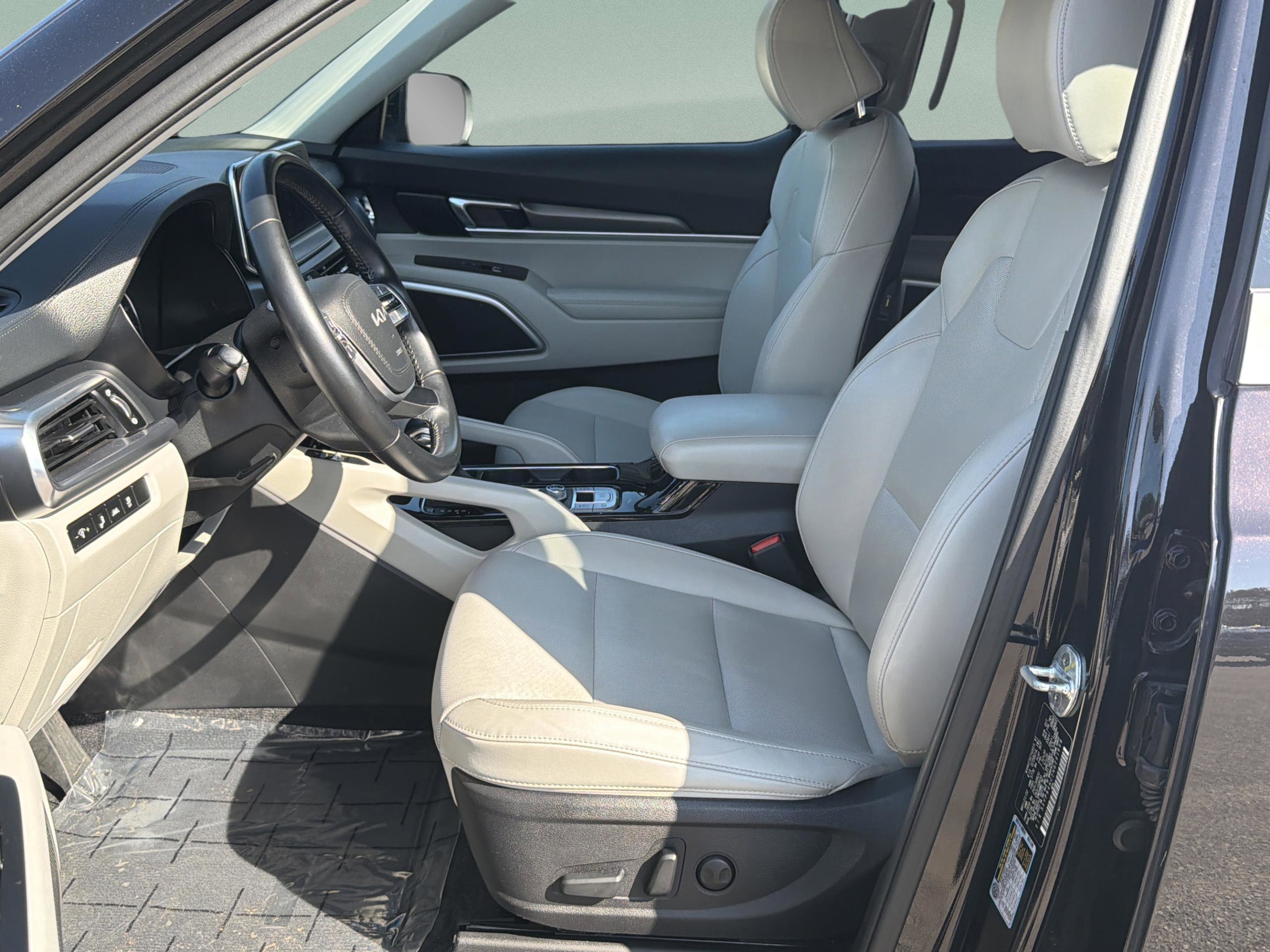 Used 2022 Kia Telluride S image 21