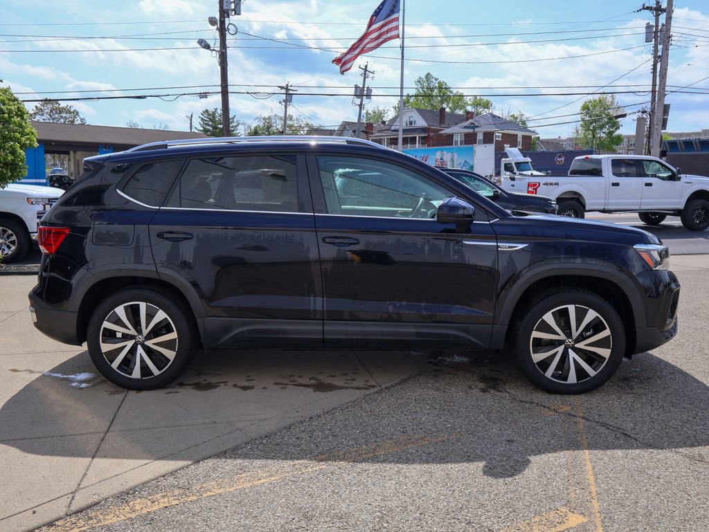 Certified 2022 Volkswagen Taos SE AWD/4WD image 6