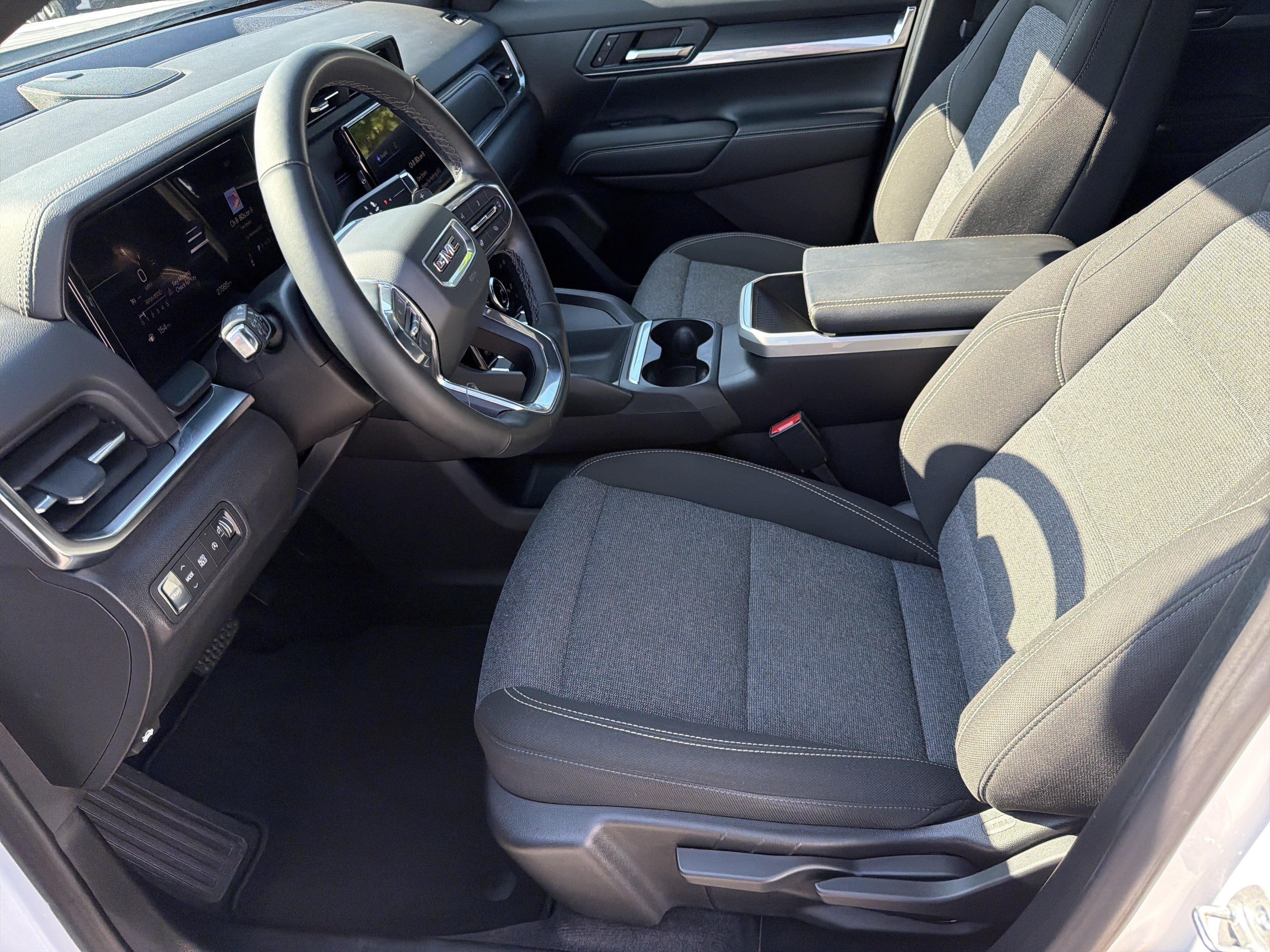Used 2025 GMC Terrain Elevation FWD image 19