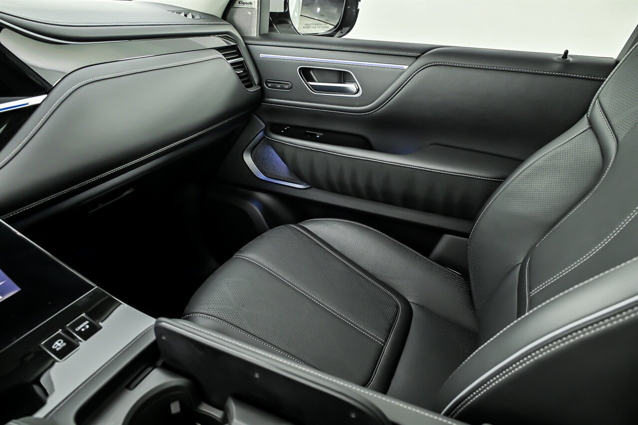Used 2025 INFINITI QX80 Sensory AWD/4WD image 32