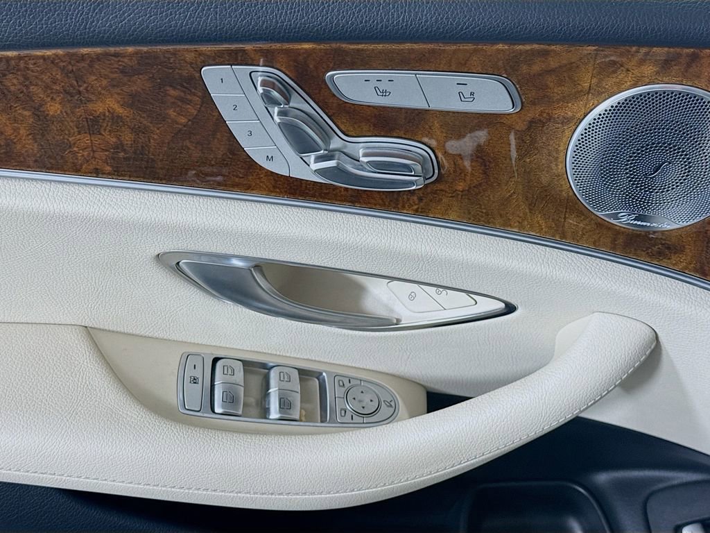 Used 2019 Mercedes-Benz E 300 4MATIC image 25