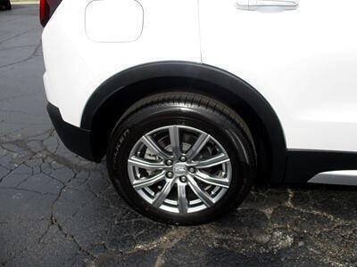 Used 2019 Cadillac XT4 Premium Luxury w/ Driver Awareness Package AWD/4WD image 17