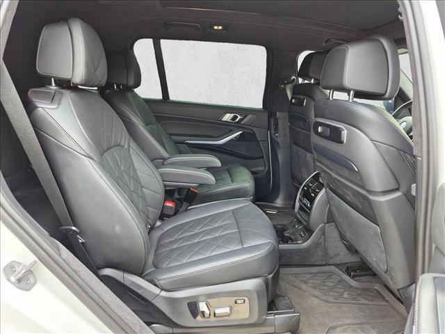 Used 2025 BMW X7 xDrive40i w/ M Sport Package AWD/4WD image 19