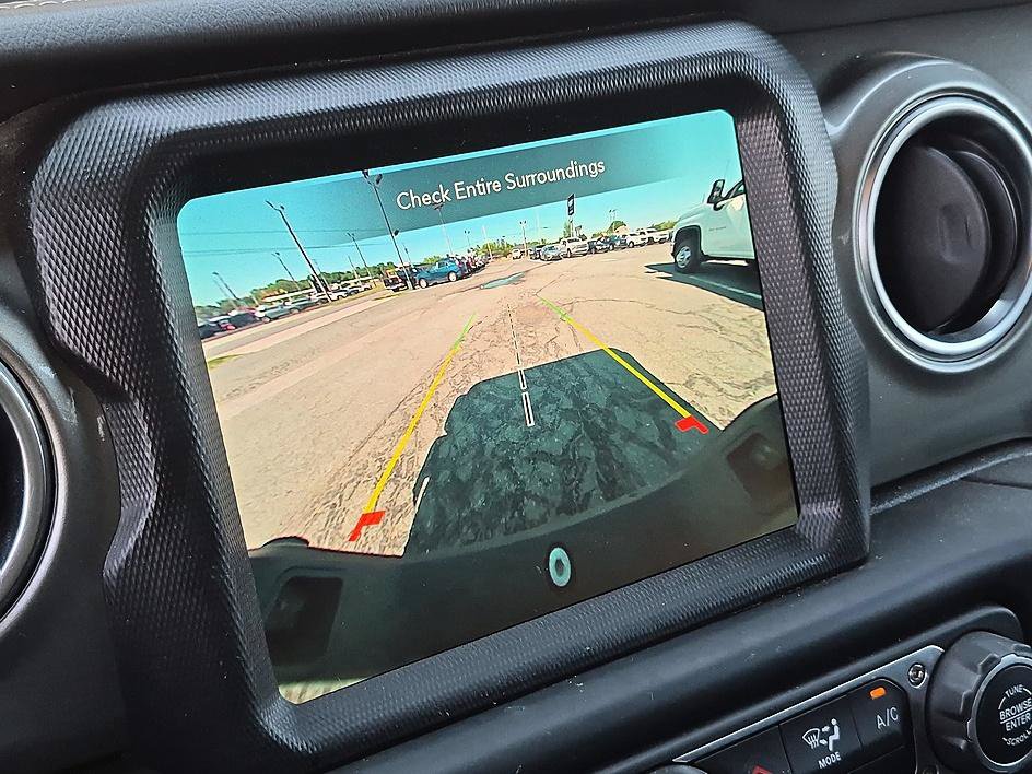 Used 2023 Jeep Gladiator Overland AWD/4WD image 21