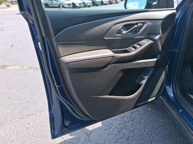 Used 2023 Chevrolet Traverse LT w/ LPO, Floor Liner Package AWD/4WD image 9