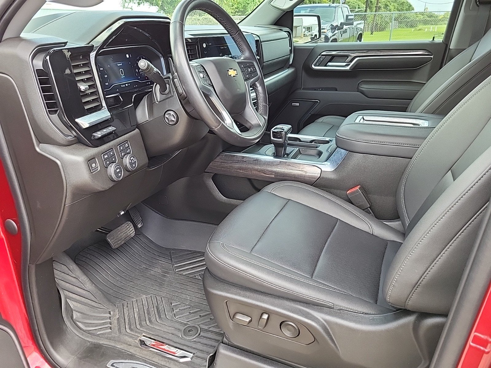 Used 2022 Chevrolet Silverado 1500 LTZ w/ LTZ Premium Texas Edition AWD/4WD image 13