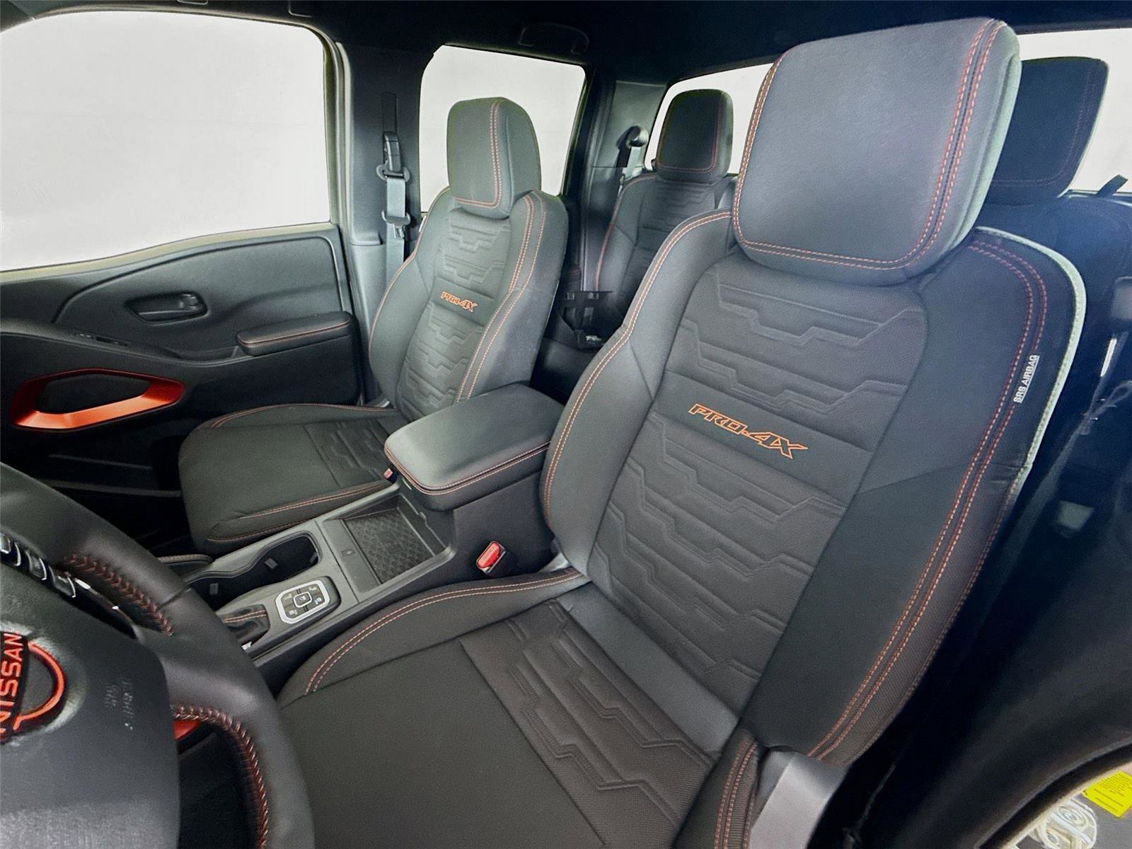 Used 2026 Nissan Frontier PRO-4X w/ Pro-4x Convenience Package image 2