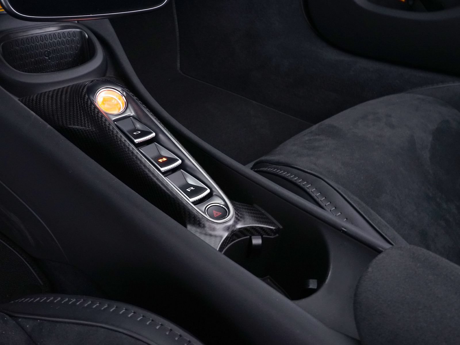 New 2025 McLaren Artura Spider RWD image 28