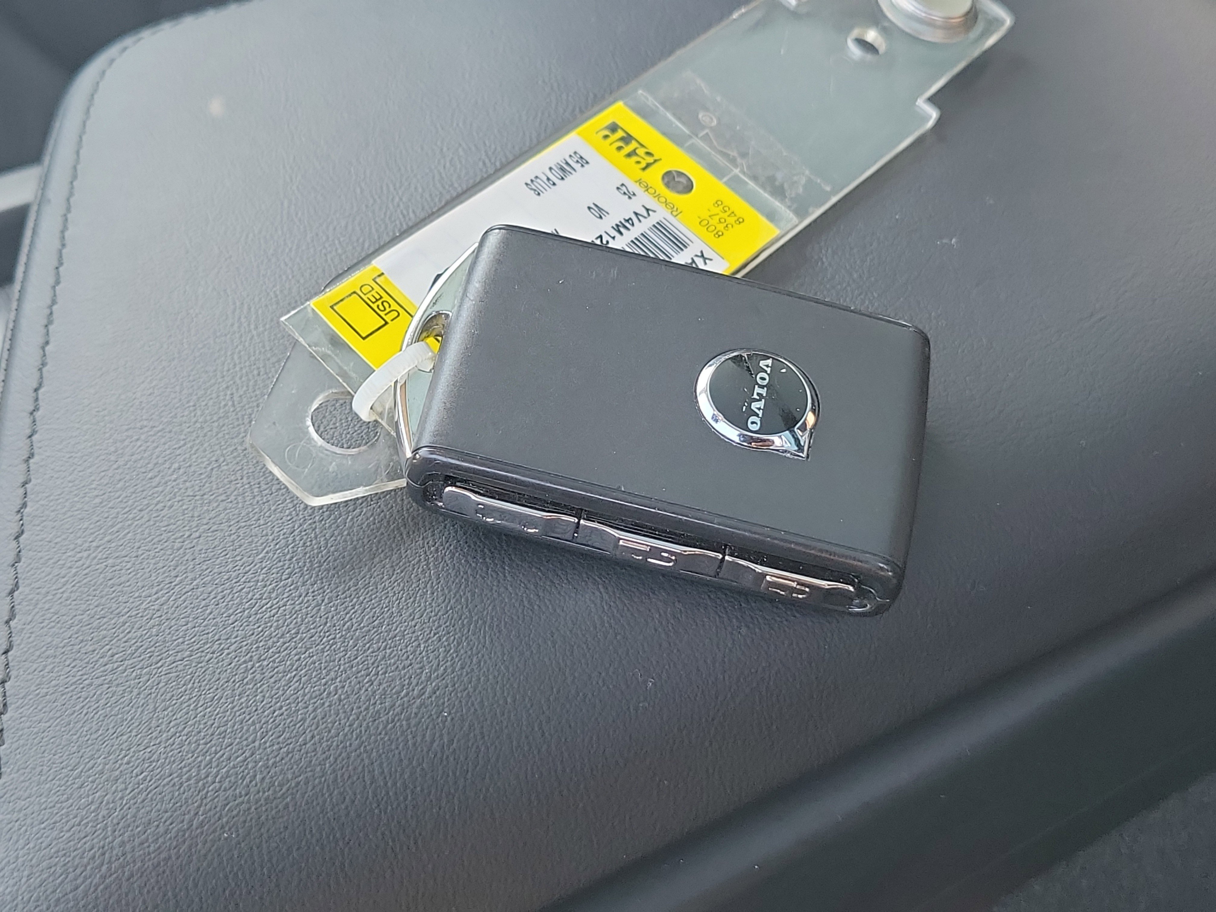 Used 2025 Volvo XC60 B5 Plus image 36