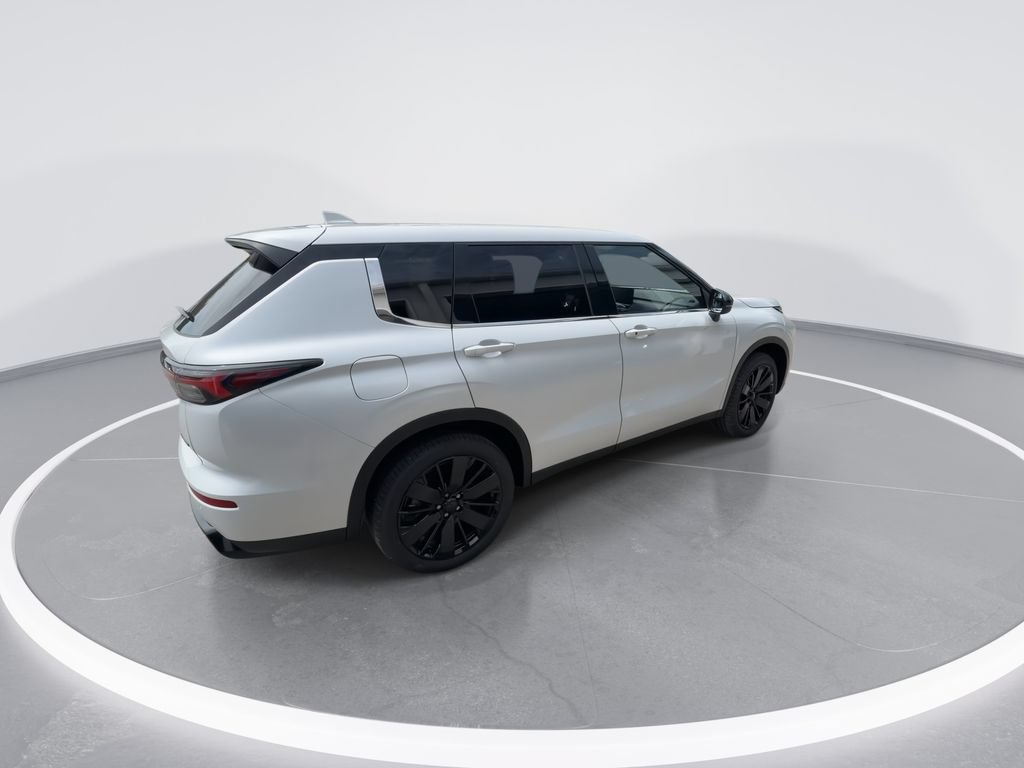 New 2026 Mitsubishi Outlander LE FWD image 8