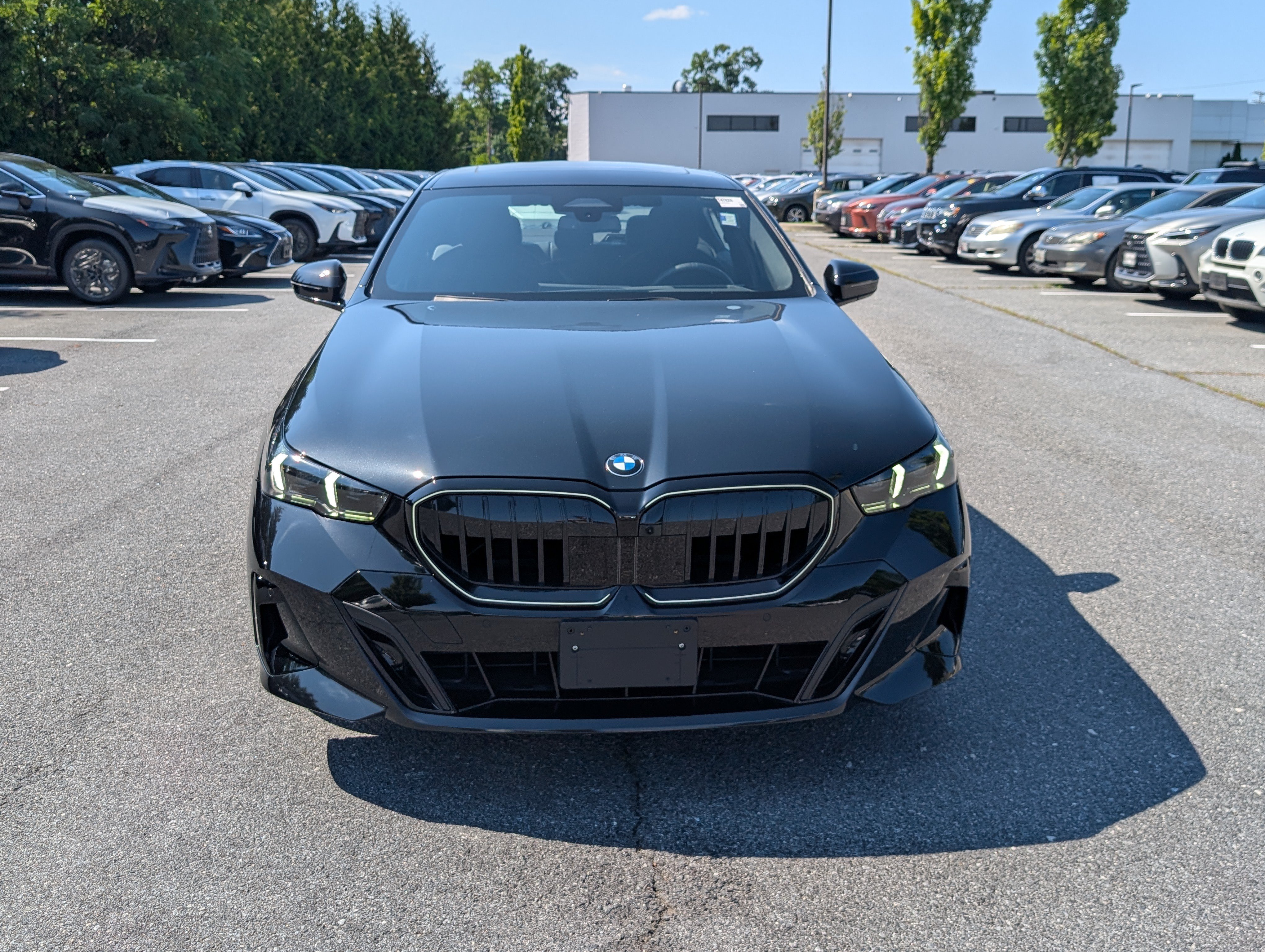 Used 2026 BMW 530i xDrive w/ M Sport Package AWD/4WD image 8
