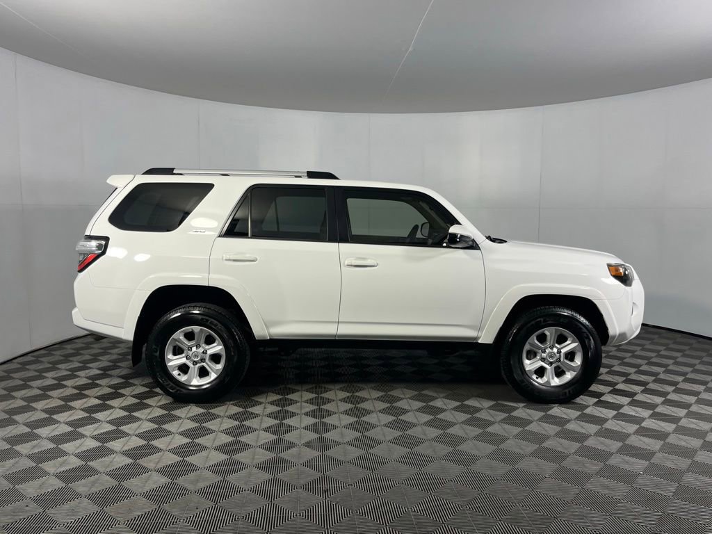 Used 2024 Toyota 4Runner SR5 AWD/4WD image 5