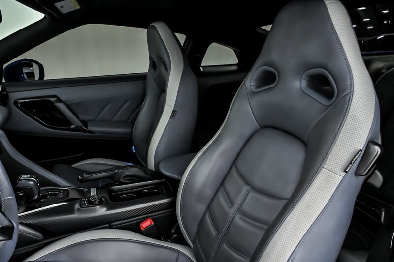 Used 2020 Nissan GT-R Premium AWD/4WD image 22