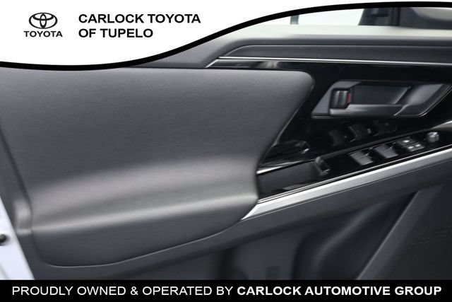 Used 2025 Toyota bZ4X FWD image 29