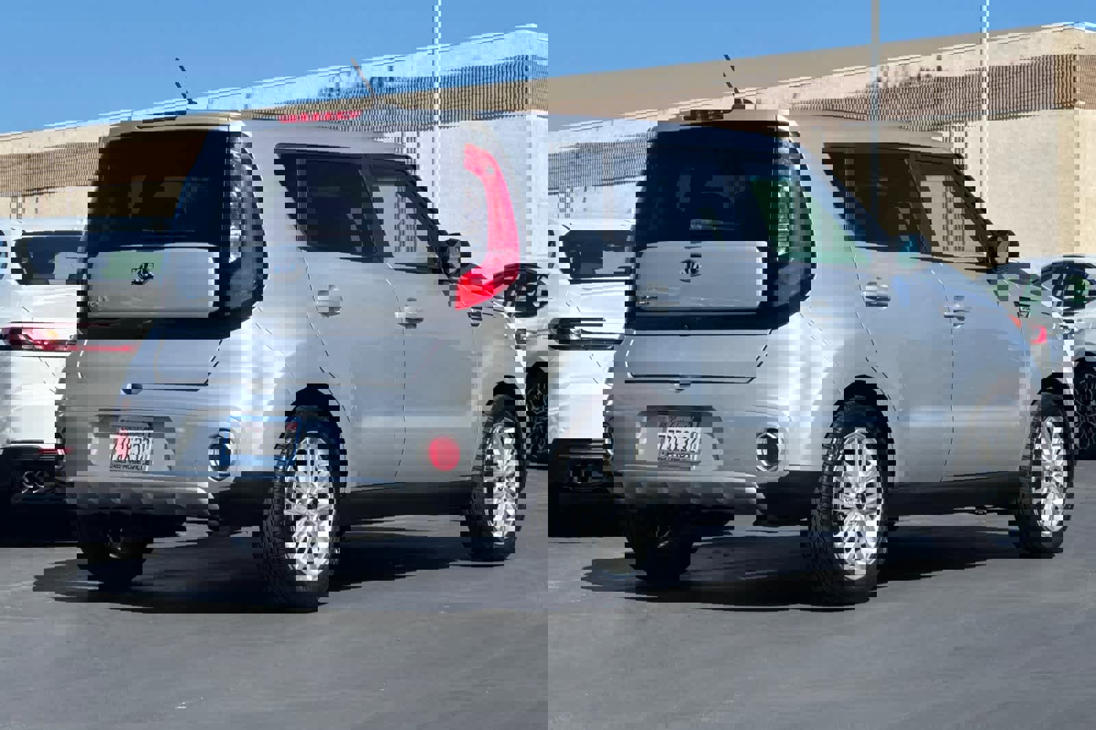 Used 2018 Kia Soul + image 2