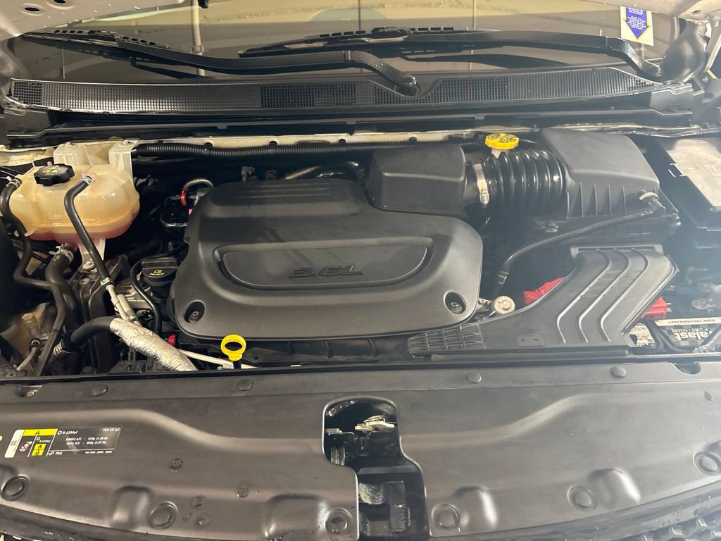 Used 2019 Chrysler Pacifica Limited FWD image 12