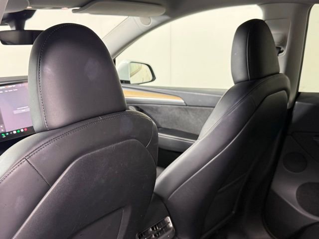 Used 2024 Tesla Model Y Long Range AWD/4WD image 24