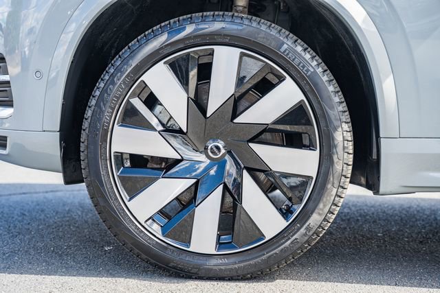 Used 2024 Volvo XC90 T8 Plus w/ Protection Package Premier image 17
