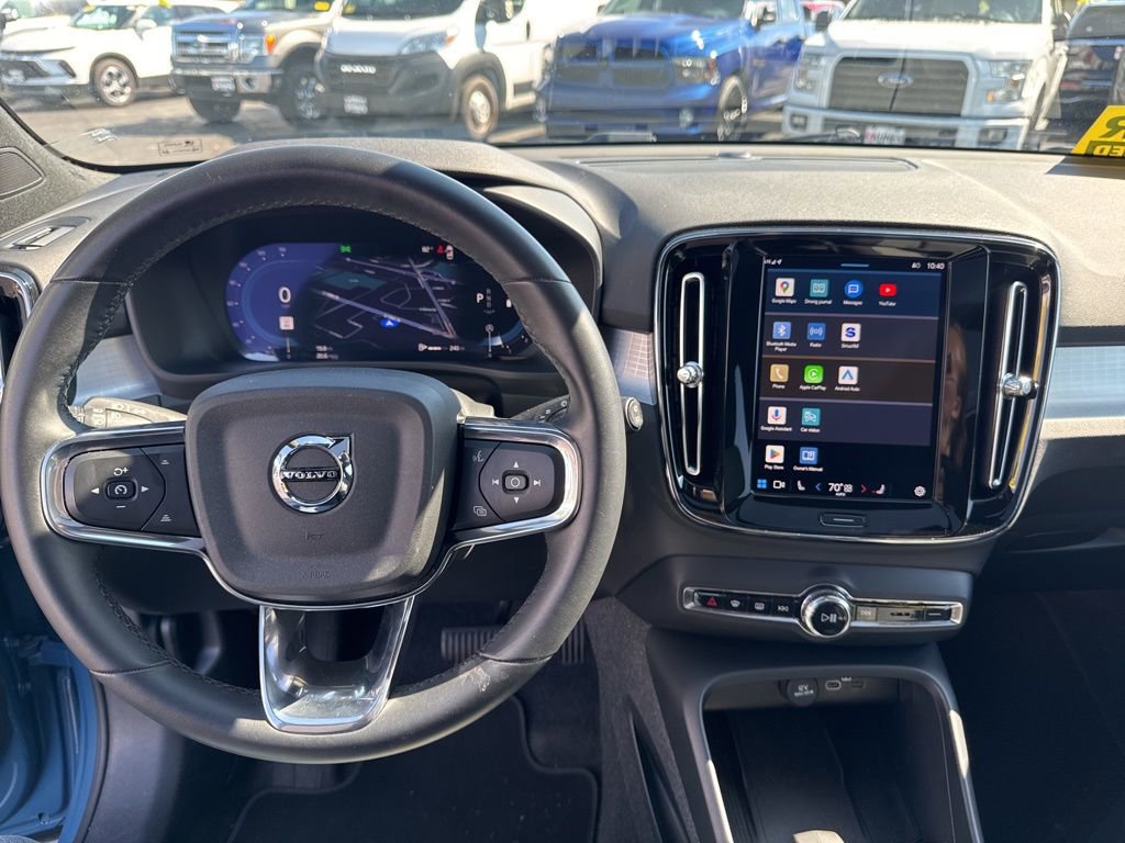 Used 2024 Volvo XC40 B5 Core image 15