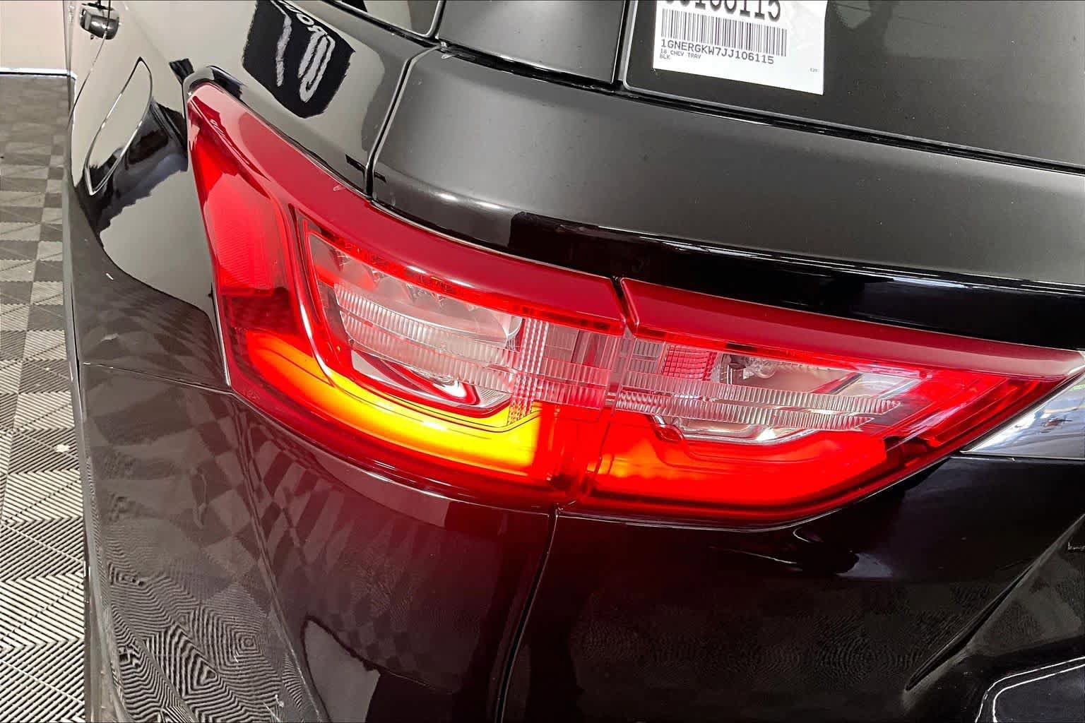 Used 2018 Chevrolet Traverse LT FWD image 28