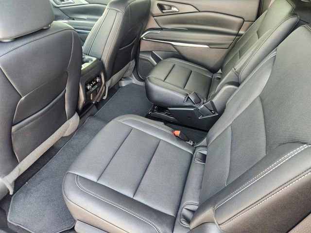 Used 2025 Chevrolet Traverse LT w/ Midnight/Sport Edition FWD image 31