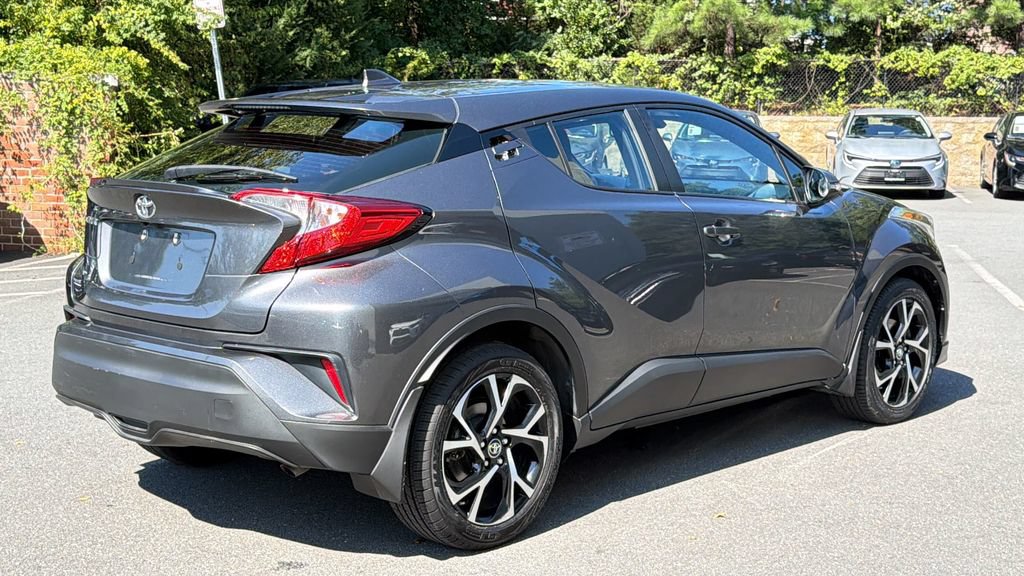 Used 2018 Toyota C-HR XLE FWD image 4