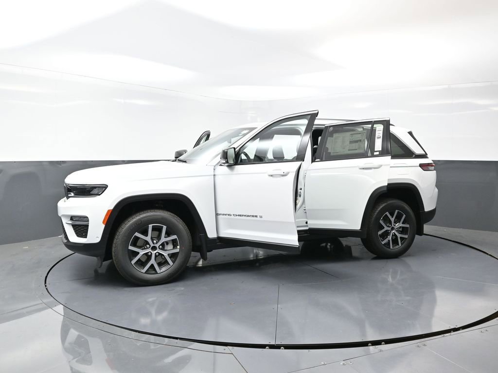 New 2025 Jeep Grand Cherokee Limited w/ Luxury Tech Group II image 42