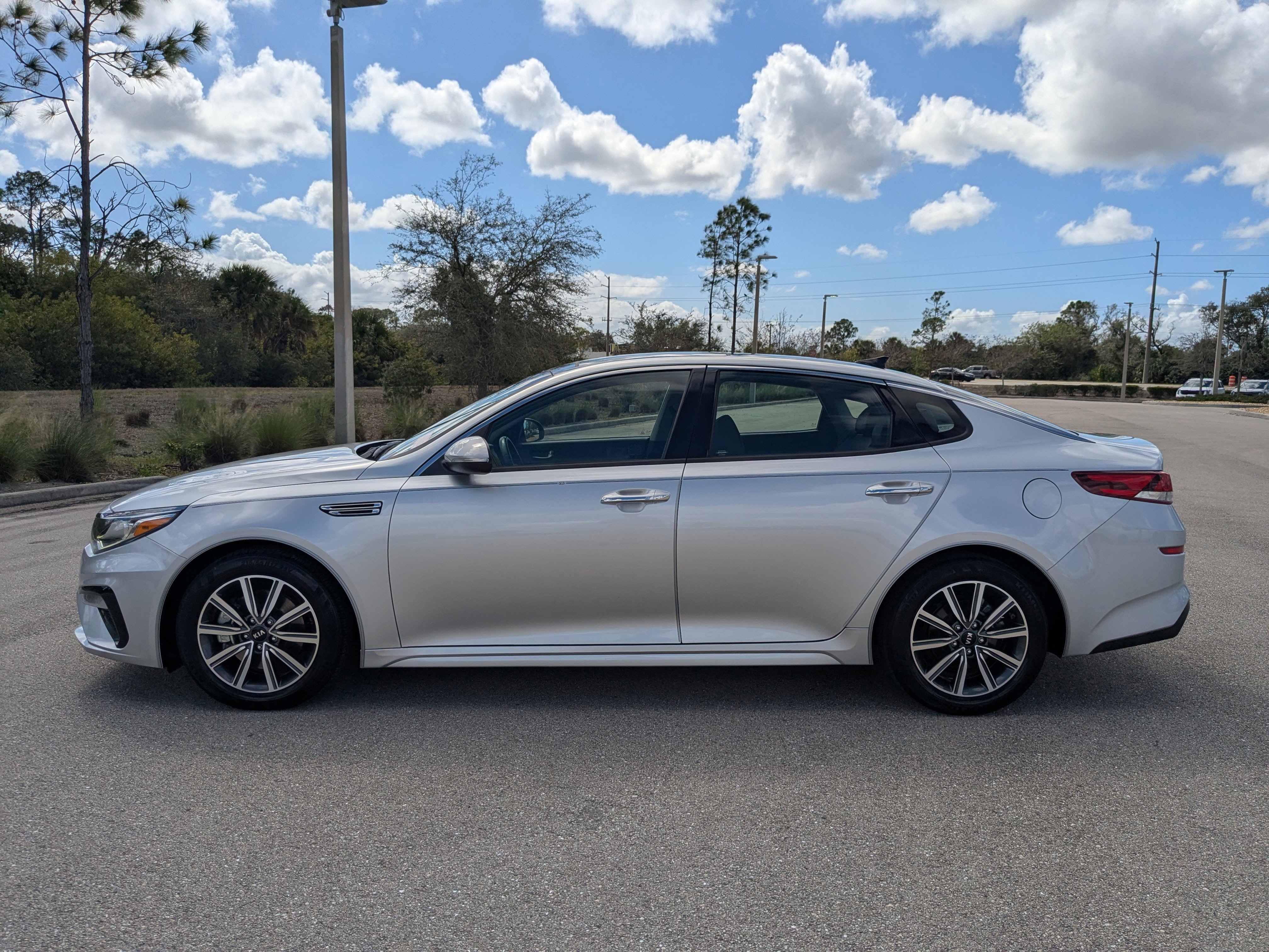 Used 2019 Kia Optima EX w/ EX Premium Package image 8