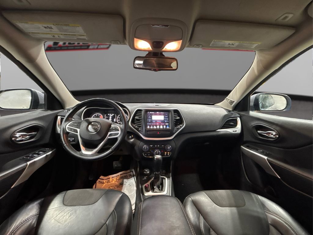 Used 2018 Jeep Cherokee Latitude Plus image 25