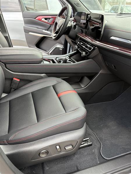 New 2026 Chevrolet Traverse RS image 5