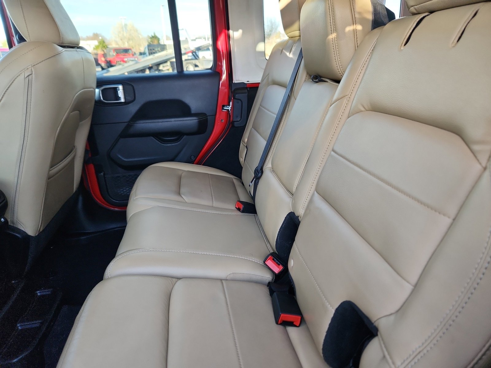 Used 2019 Jeep Wrangler Unlimited Sahara w/ Quick Order Package 24M Moab image 18